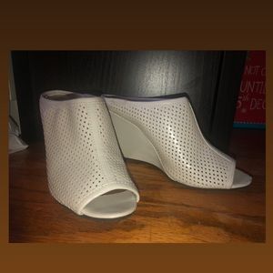 Christian Siriano White wedges/pumps